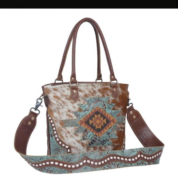 AZURE PATTERNED LEATHER & HAIRON SHOULDER BAG" - Picture 2 of 5